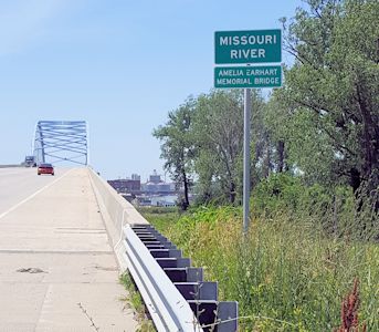 Gage at Missouri River at Atchison, KS on June 9, 2016. Photo by Madison May, USGS.
