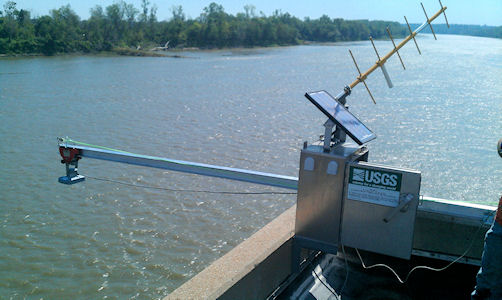 New gage at Missouri River at Leavenworth, KS on Sept. 12, 2012. Photo by Craig Painter, USGS.