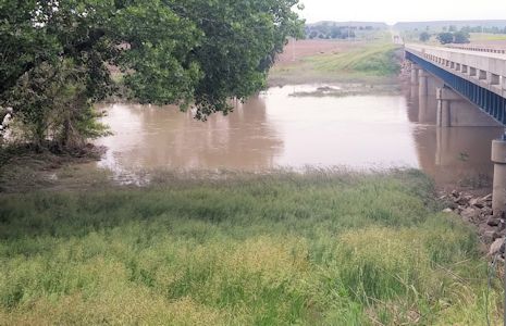 1,330 cfs at Saline River near Russell, KS on May 26, 2016. Photo by Nathan Sullivan, USGS.