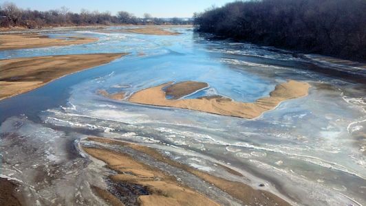 650 cfs at Kansas River at Wamego, KS on Jan. 16, 2013. Photo by Arin Peters, USGS.
