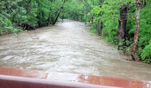 1,100 cfs at Tomahawk Creek near Overland Park, KS on May 30, 2013. Photo by Arin Peters, USGS.